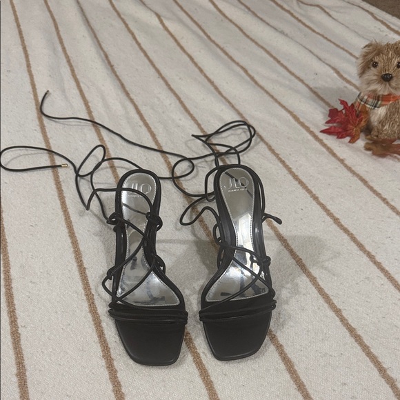 Jennifer Lopez Black Strappy Heels - Picture 1 of 4